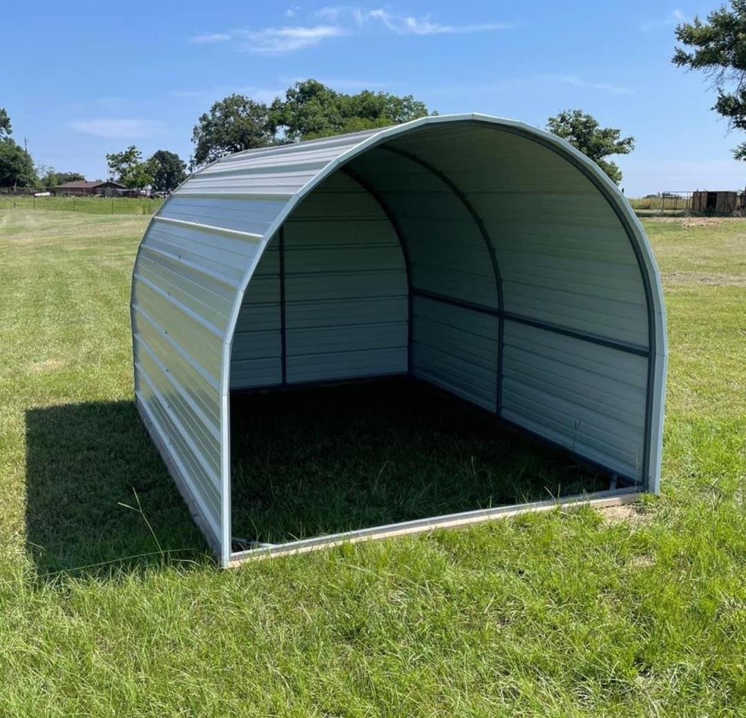 ac75f10d-81d8-4041-9faa-05be1371c34b Horse shed